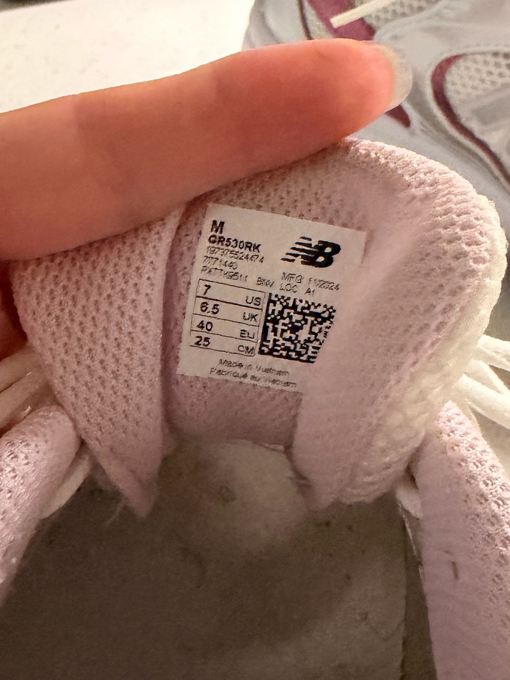 New Balance White & Pink Running Shoes - Picture 4 of 4